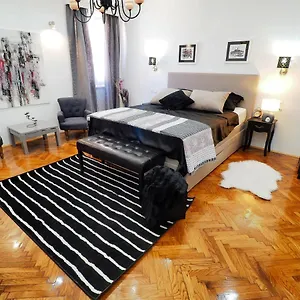 Deluxe Zoya Centar Apartment Pula